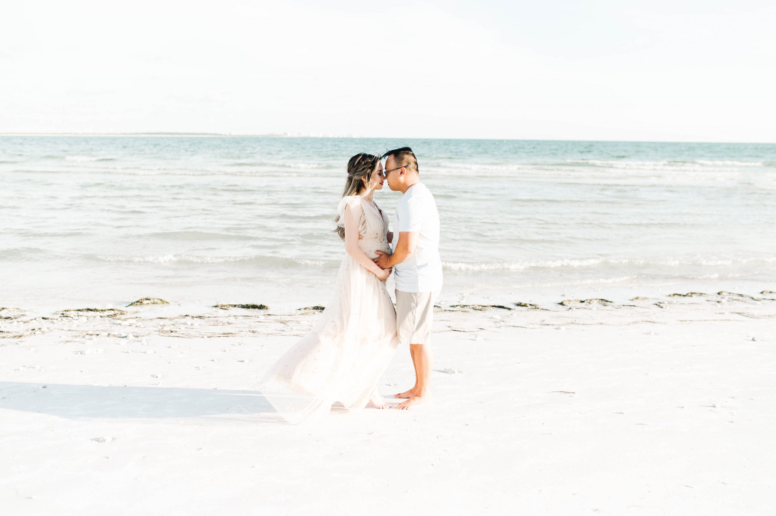 Beach Maternity Session | That Glow!