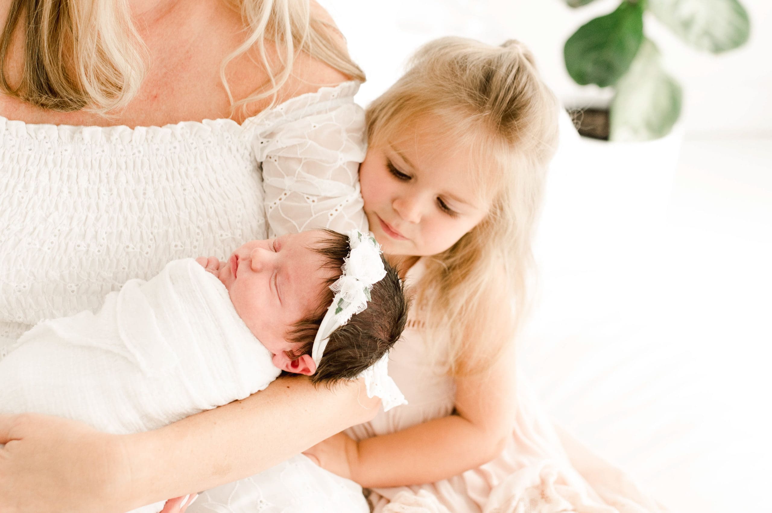 Family Newborn Session | Big Sister Love